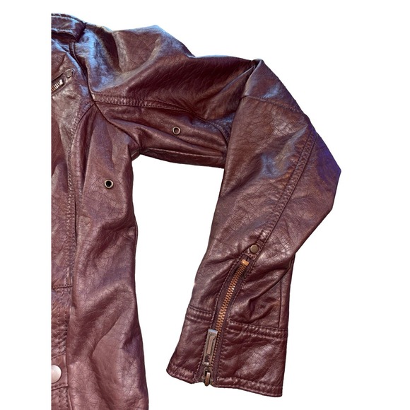 J2 Sz Small Maroon Red Faux Leather Faux Fur Lined Removable Hoodie Zip Jacket - Picture 2 of 16